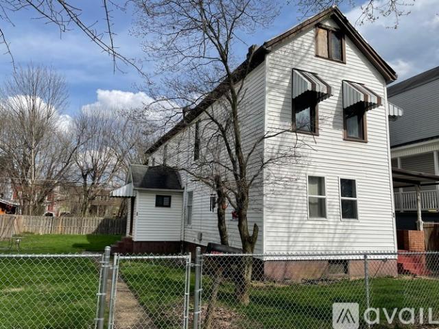 2 BR, 1 BA Apartment 98 Iowa St, Unit B, Wheeling, WV 26003