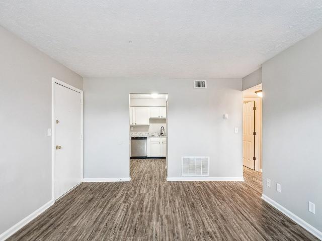 2 BR, 1 BA Apartment 9907 Grassland Drive Unit 5, Louisville, KY 40299