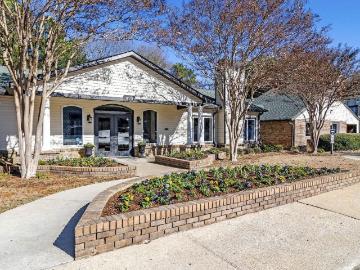 2 BR, 1 BA Apartment 990 Wisteria Pl Unit 3330 10, Birmingham, AL 35216