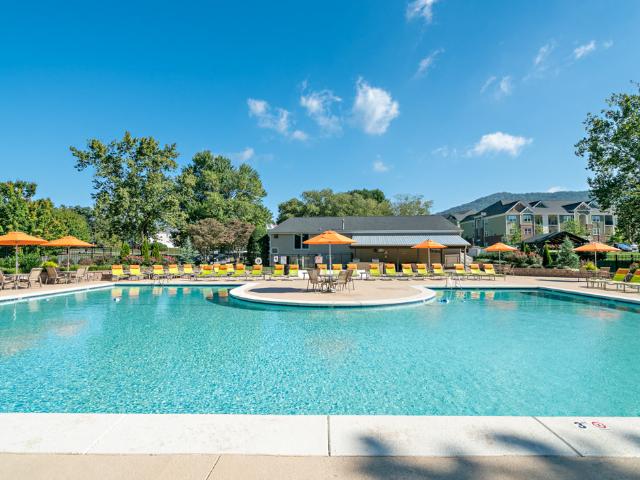 2 BR, 1 BA Apartment 99 Turtle Creek Drive Unit 0015FWE, Asheville, NC 28803