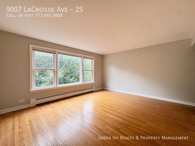 2 BR, 1 BA Apartment 9007 LaCrosse Ave, Skokie, IL 60077