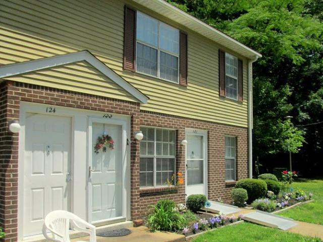 2 BR, 1 BA Apartment 900 Daphia Circle, Newport News, VA 23601