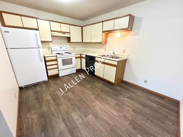 2 BR, 1 BA Apartment 901 Syracuse Ave Building A, Norfolk, NE 68701