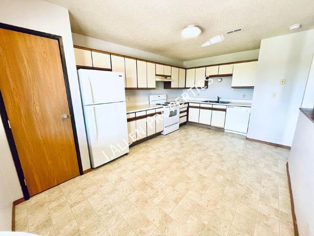 2 BR, 1 BA Apartment 901 Syracuse Ave Building E, Norfolk, NE 68701