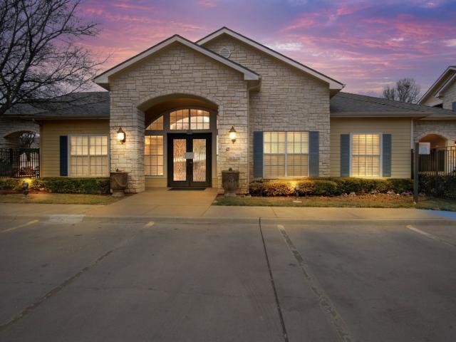 2 BR, 1 BA Apartment 902 Milwaukee Ave Unit 14 1410, Lubbock, TX 79416