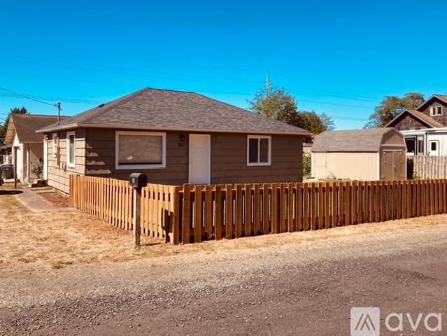 2 BR, 1 BA Apartment 907 Northeast Grant Street, Newport, OR 97365