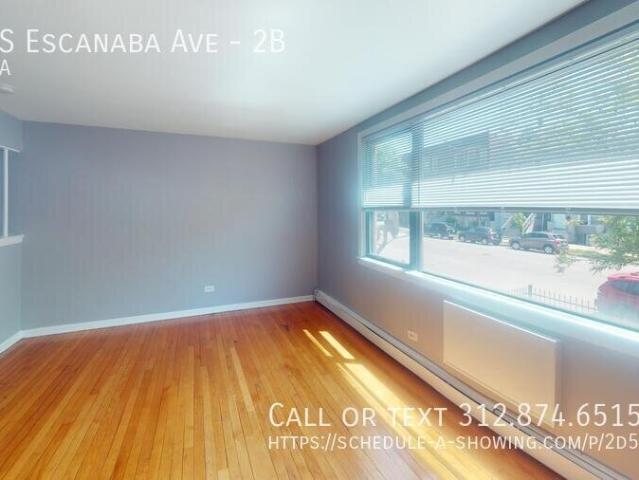 2 BR, 1 BA Apartment 9050 S Escanaba Ave, Chicago, IL 60617