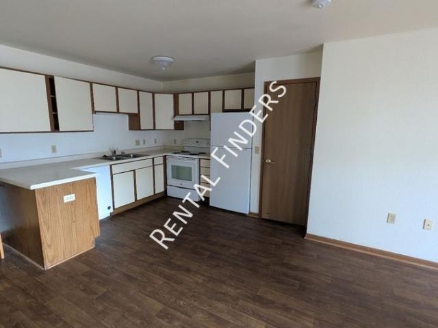 2 BR, 1 BA Apartment 905 Madison Ave Marinette, WI 54143