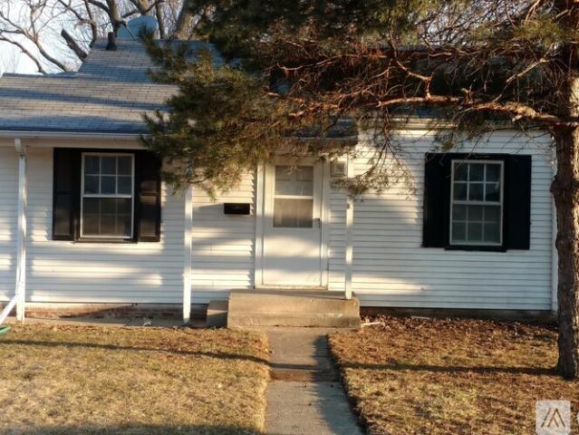 2 BR, 1 BA Apartment 906 N 5th Ave W, Newton, IA 50208