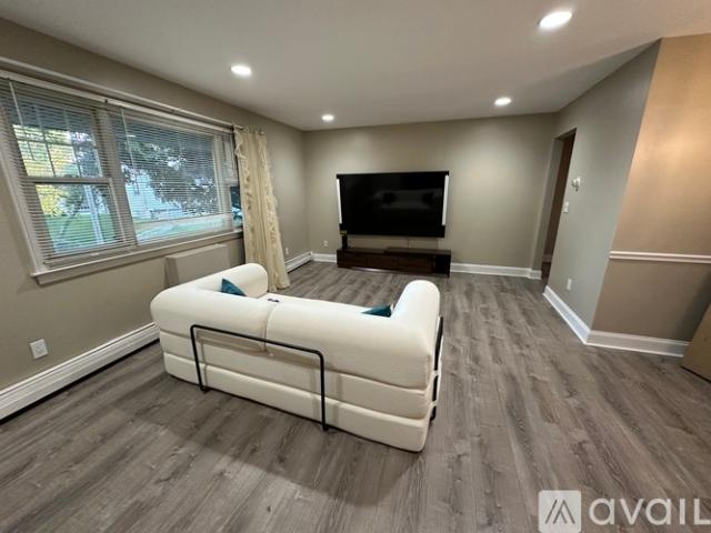 2 BR, 1 BA Apartment 90 Silliman St, Unit 3B, Fairfield, CT 06824