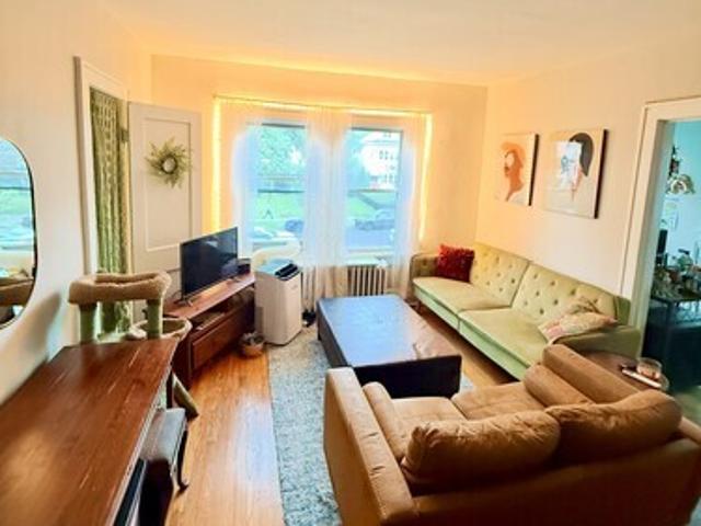 2 BR, 1 BA Apartment 90 South Pine Avenue, Unit C, Albany, NY 12208