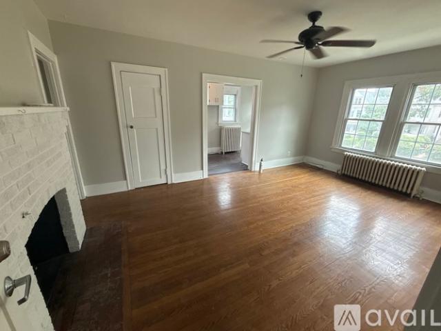 2 BR, 1 BA Apartment 90 South Pine Avenue, Unit D, Albany, NY 12208