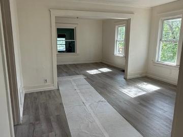 2 BR, 1 BA Apartment 912 18th Ave, Unit Upper, Rockford, IL 61104