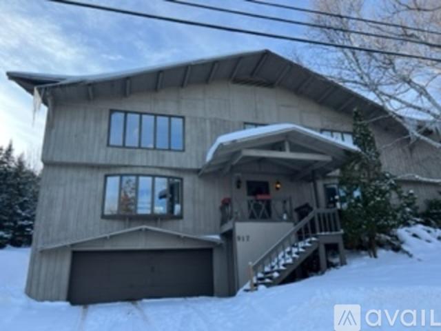 2 BR, 1 BA Apartment 917 7th Ave, Unit 1, Houghton, MI 49931