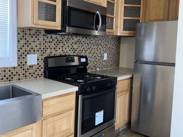 2 BR, 1 BA Apartment 914 916 West 81st Street Unit 916, Los Angeles, CA 90044