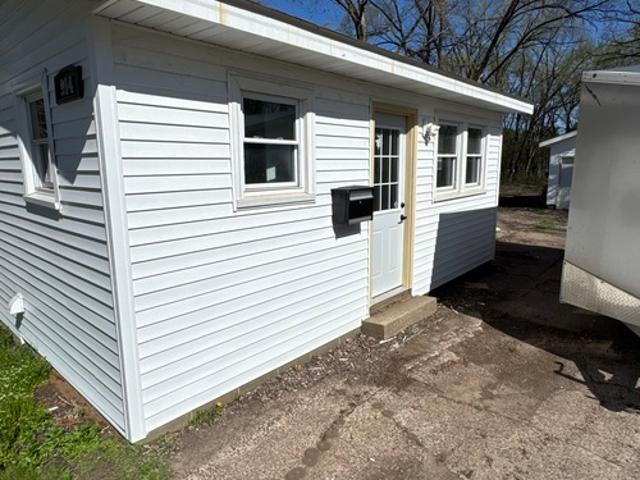 2 BR, 1 BA Apartment 914 Lakeside Ave, Eau Claire, WI 54703