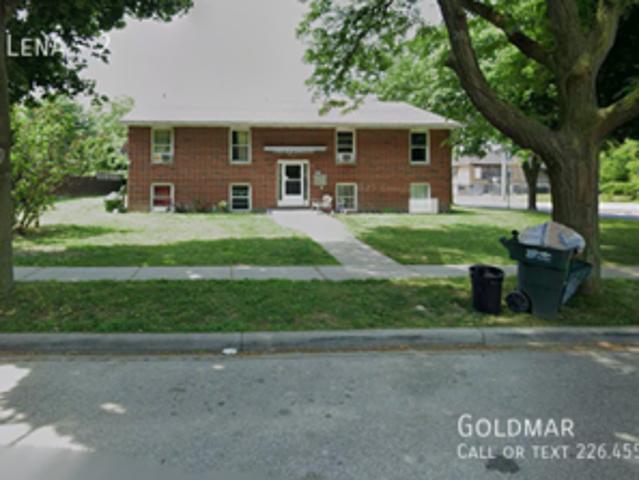 2 BR, 1 BA Apartment 915 Lena, Windsor, ON N9C3K1
