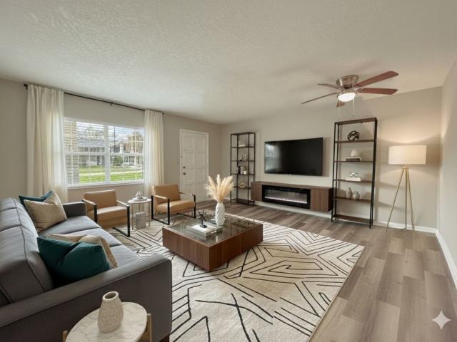 2 BR, 1 BA Apartment 916 New York Avenue West Unit 920#B206, Deland, FL 32720