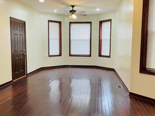 2 BR, 1 BA Apartment 920 North Drake Ave, Unit 2A First Floor, Chicago, IL 60651