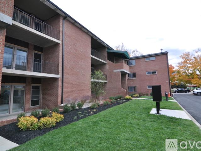 2 BR, 1 BA Apartment 922 10th Ave, Unit 3, Huntington, WV 25701