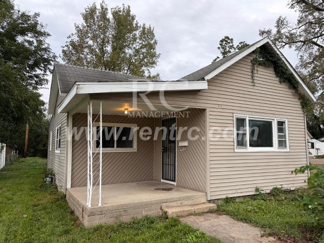 2 BR, 1 BA Apartment 924 Bowman, Danville, IL 61832