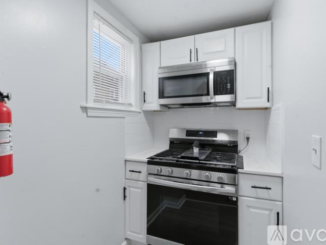 2 BR, 1 BA Apartment 92 Sylvian St, Unit 1, Central Falls, RI 02863