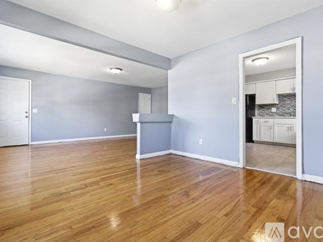 2 BR, 1 BA Apartment 9 Allen St, Unit 1, Irvington, NJ 07111