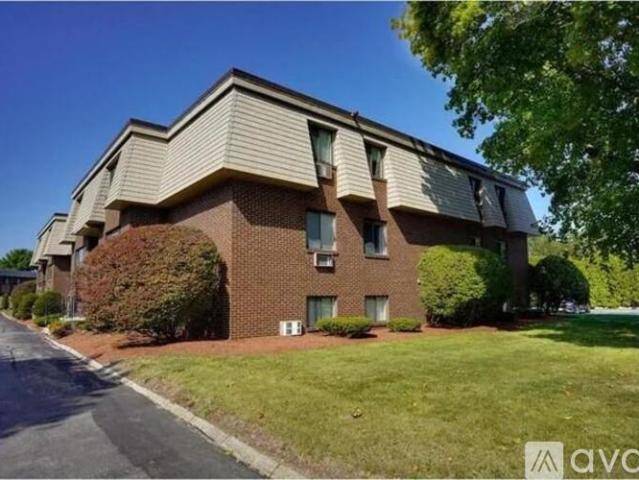 2 BR, 1 BA Apartment 9 Hallmark Gdns, Unit 7, Burlington, MA 01803