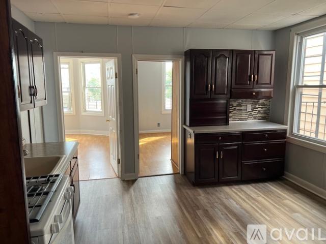 2 BR, 1 BA Apartment 9 West 17th Street, Unit 5, Bayonne, NJ 07002