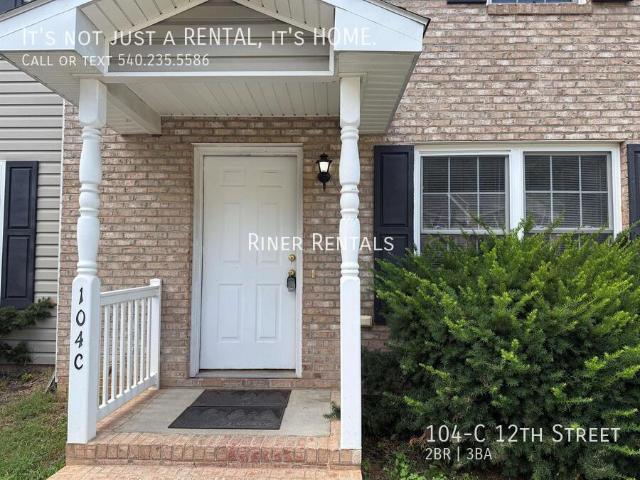 2 BR, 2.5 BA Apartment 104 C 12th Street, Grottoes, VA 24441