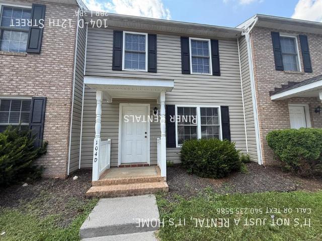 2 BR, 2.5 BA Apartment 104 D 12th Street, Grottoes, VA 24441