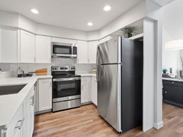 2 BR, 2.5 BA Apartment 1101 N Mtn View Ave Unit 2 beds, 2.5 baths, $2995, Tacoma, WA 98406