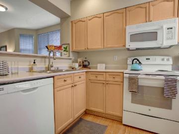 2 BR, 2.5 BA Apartment 11101 123rd Lane Northeast Unit A003, Kirkland, WA 98033