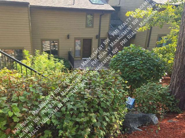 2 BR, 2.5 BA Apartment 111 Spar Ln avail Sept May only, Lakeside, MT 59922