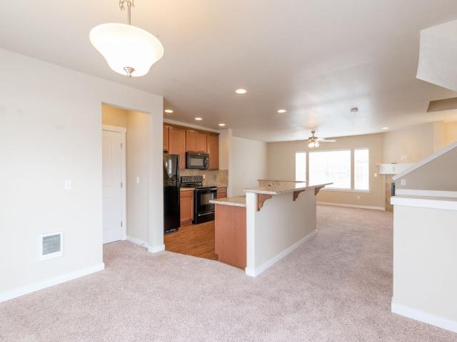 2 BR, 2.5 BA Apartment 12104 12108 55th Avenue Unit 5608 2, Puyallup, WA 98373