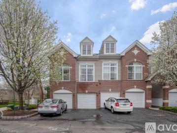2 BR, 2.5 BA Apartment 137 Riverwalk Way, Unit Clifton Home, Clifton, NJ 07014
