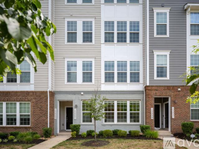 2 BR, 2.5 BA Apartment 13941 Gary Fisher Trail, Unit 13941 Gary Fisher Trail, Gainesville, VA 20155