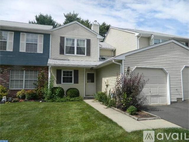 2 BR, 2.5 BA Apartment 13 Covington Court, Unit 13 Covington Ct, Fieldsboro, NJ 08505