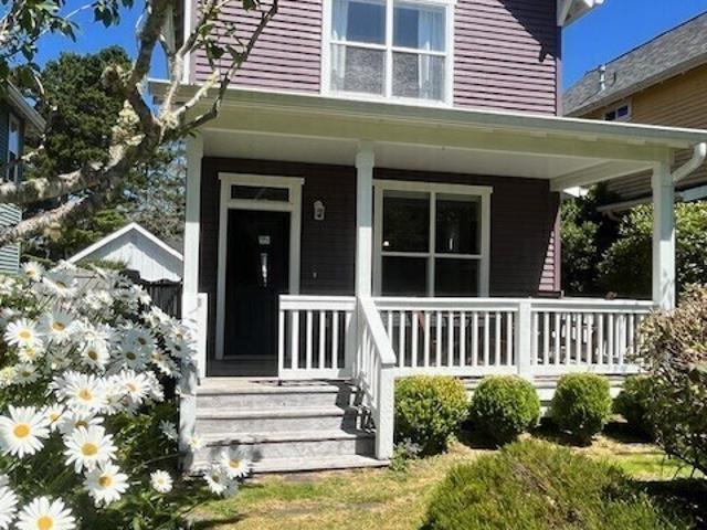 2 BR, 2.5 BA Apartment 144 Elderberry Way, Depoe Bay, OR 97341