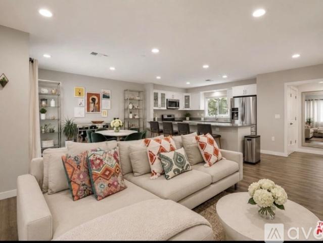 2 BR, 2.5 BA Apartment 14321 Irma Wy, Unit 14321, Los Angeles, CA 91405
