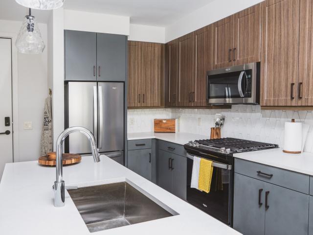 2 BR, 2.5 BA Apartment 155 Clairemont Ave Unit 221, Decatur, GA 30030