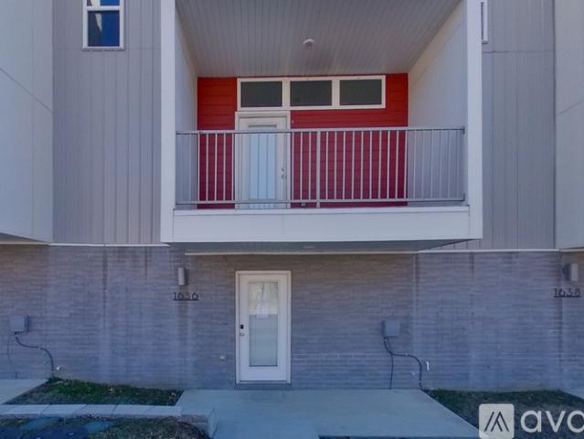 2 BR, 2.5 BA Apartment 1512 South Razorback Road, Unit 1636, Fayetteville, AR 72701