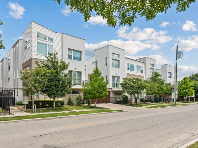 2 BR, 2.5 BA Apartment 1518 N Carroll Ave Unit 602, Dallas, TX 75206