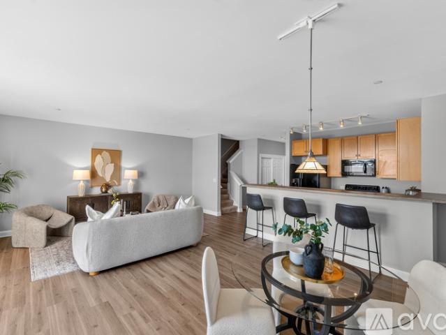 2 BR, 2.5 BA Apartment 1920 North Farwell Avenue, Unit 403, Milwaukee, WI 53202