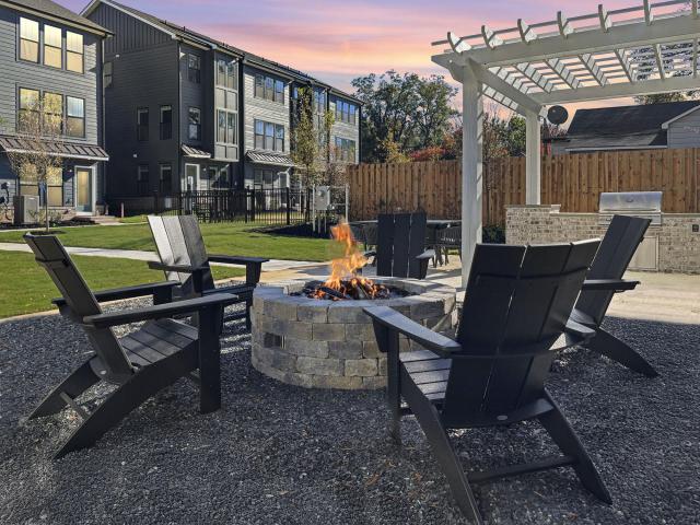 2 BR, 2.5 BA Apartment 206 North Leach Street Unit 13, Greenville, SC 29611