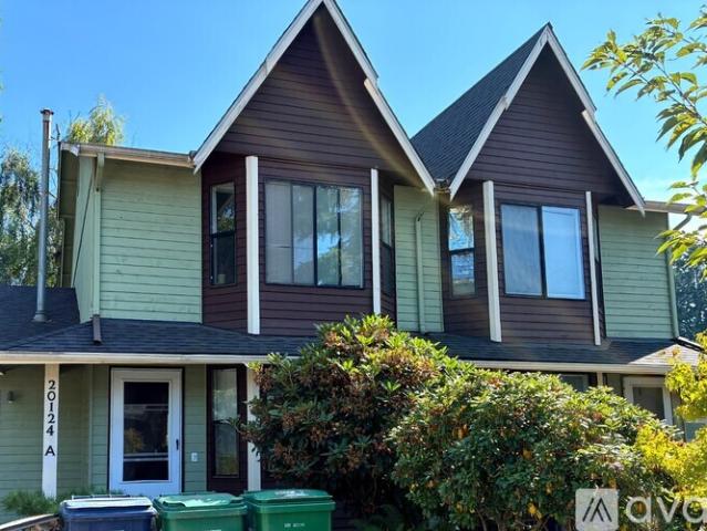2 BR, 2.5 BA Apartment 20124 28th Avenue West, Unit A, Lynnwood, WA 98036