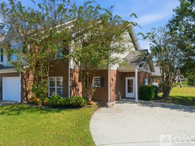 2 BR, 2.5 BA Apartment 2033 Queens Ct, Unit 2033, Moody, AL 35004