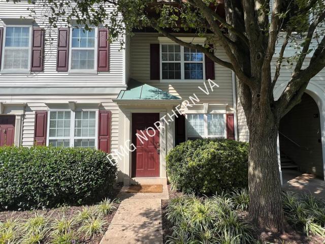 2 BR, 2.5 BA Apartment 21887 Elkins Ter, Sterling, VA 20166