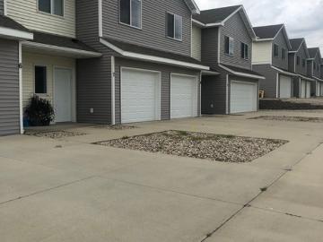 2 BR, 2.5 BA Apartment 2129 Bunker Ln, Unit 2 Bed/2.5 Ba, Saint Peter, MN 56082