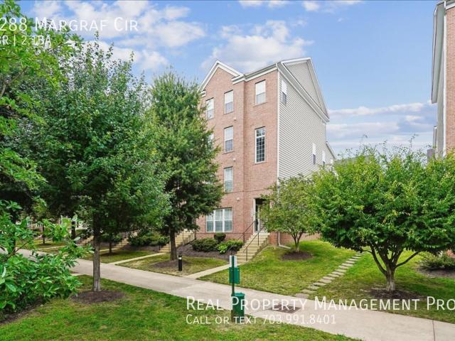2 BR, 2.5 BA Apartment 2288 Margraf Cir, Woodbridge, VA 22191